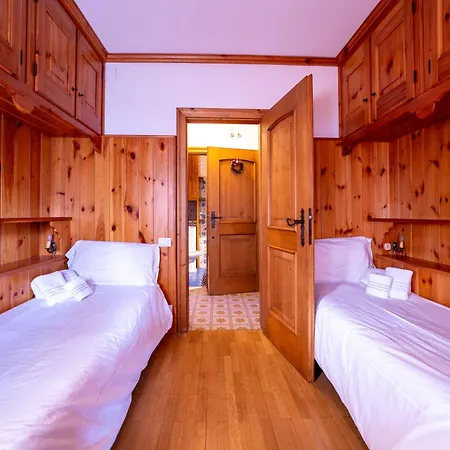 Guesthost - Silent Peaks - Cortina's Wooden Haven Apartmán *